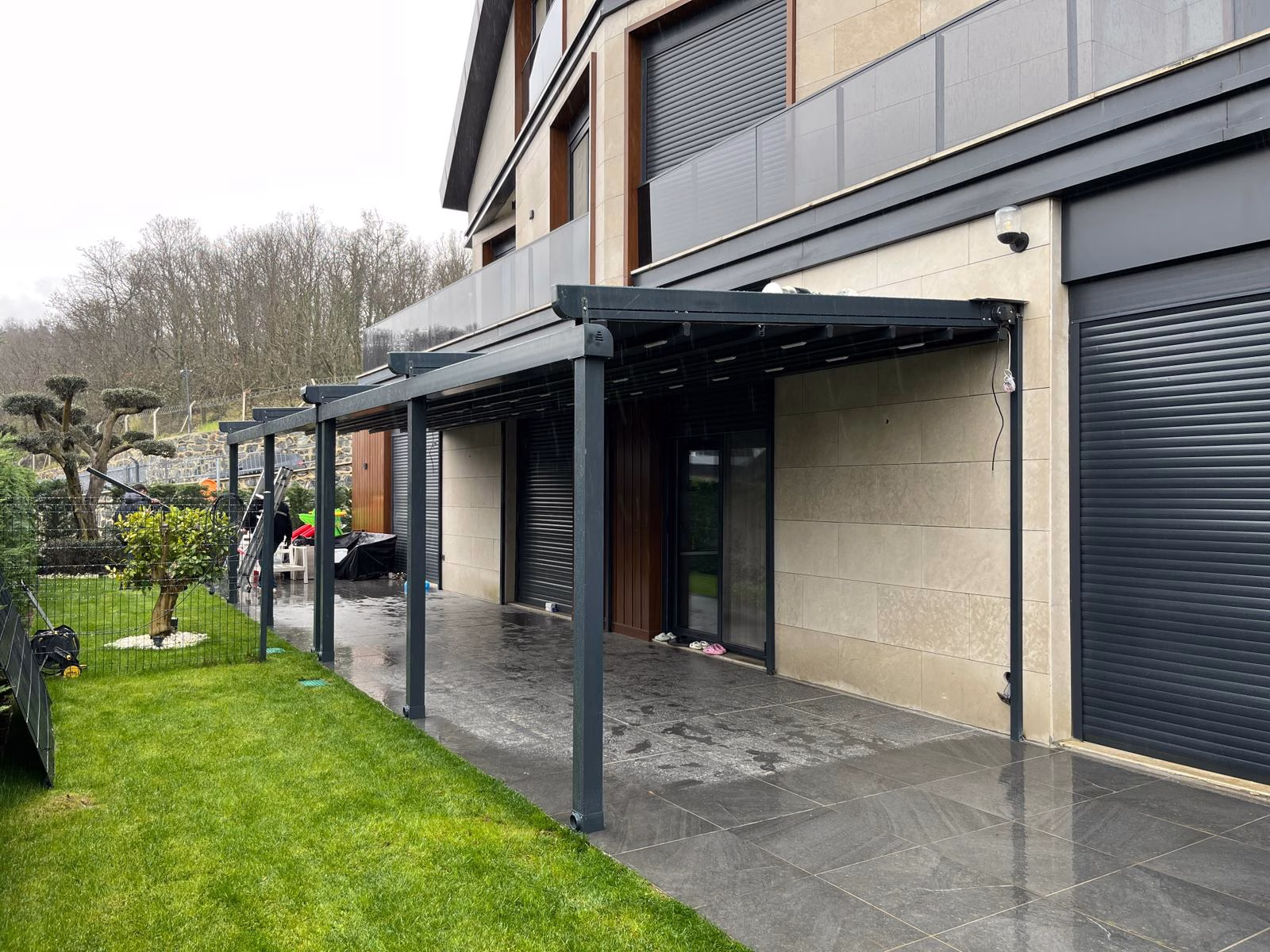 Hochwertige Pergola Tente 4x4 Meter für Terrasse und Garten
